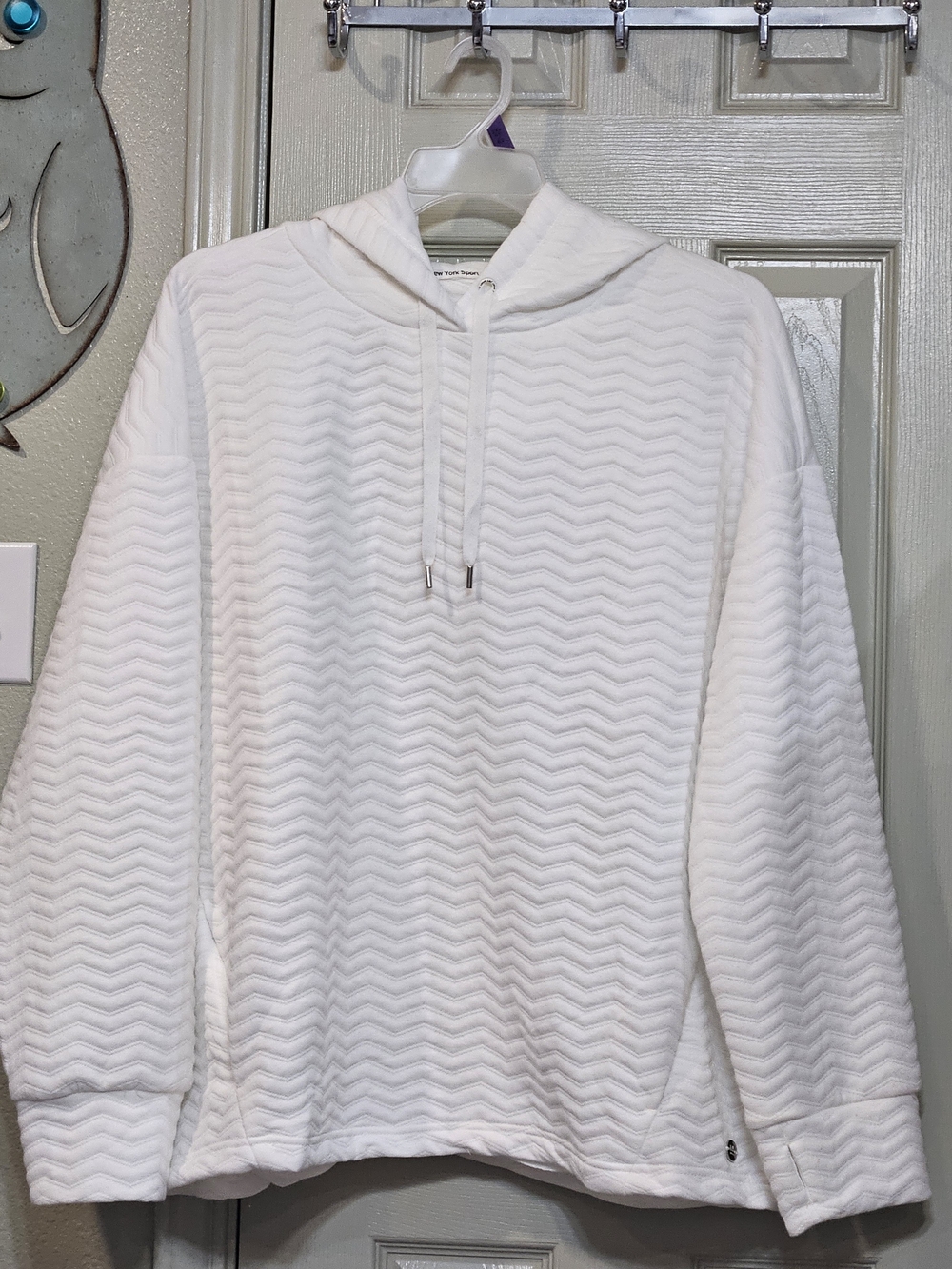 Jones New York White Chevron-Textured Crewneck Hoodie Sweater